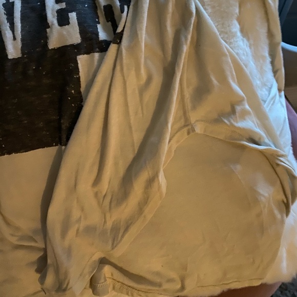 NEW Junk Food long sleeve graphic T-shorting cream with black graphic - Picture 5 of 9